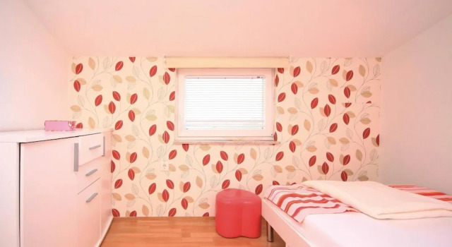 Awesome Home in Drinovci With Wifi and 5 Bedrooms