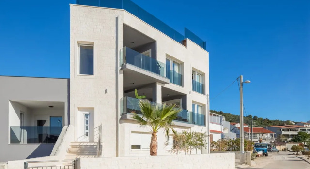 Beachfront Luxury Villa, Забронировать Вилла Коттеджи Винишче, рядом с Пляж Смоквина, Коттедж