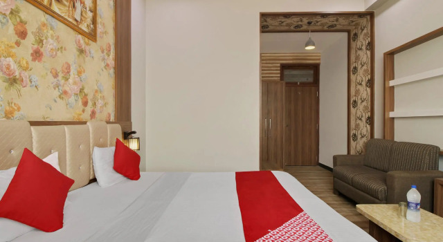 Oyo 70467 Tt Nalin Inn, Забронировать Отель Отели Йеркод 3 звезды, 3*
