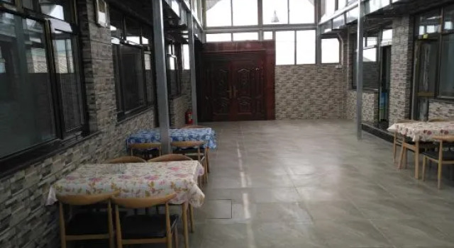Yanshan Hostel, Book Hostel / Vandrerhjem Hoteller i Beijing Province med parkering, Parkering