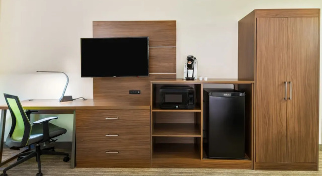 Люкс Holiday Inn Express Hotel & Suites Bentonville by IHG