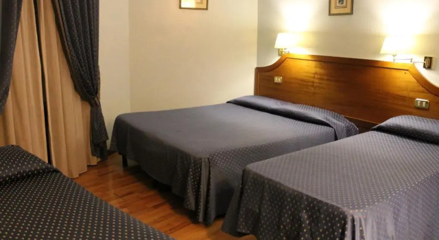 Piccolo Fiore, Prenota Hotel Rione Monti Roma