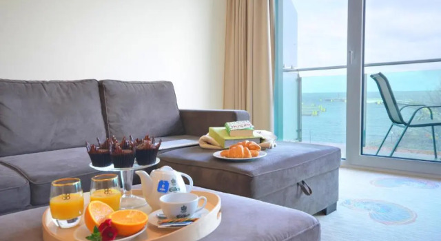 Апартаменты с балконом и с видом на море Hotel Hanseatic