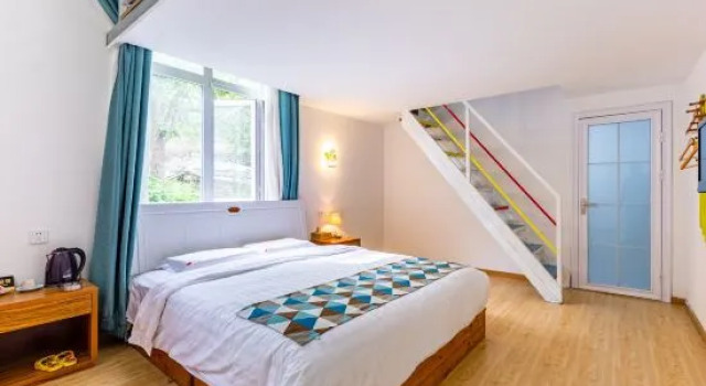 Семейный тент Shanli Renjia Hostel