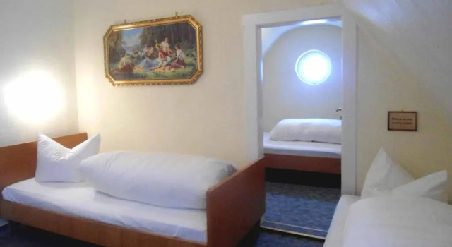 Трёхместный номер Standard Hotel Krone