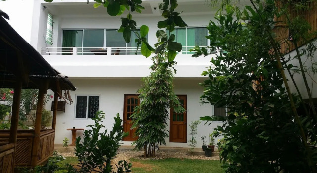 Apartamento familiar 2 dormitorios con balcón y con vista parcial al mar HangOut Beach & Resort