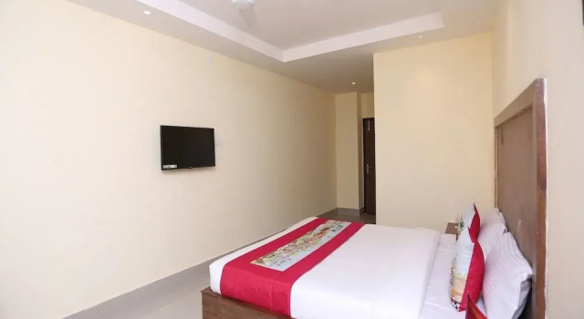 Parnil Palace, Book Hotel Cheap Hotels in Assam