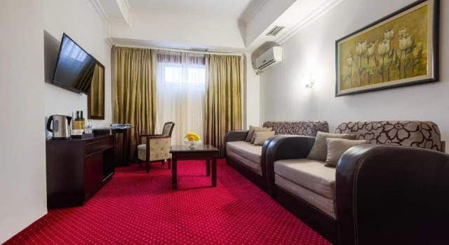 Семейный люкс c 1 комнатой Garni Hotel Planeta Inn