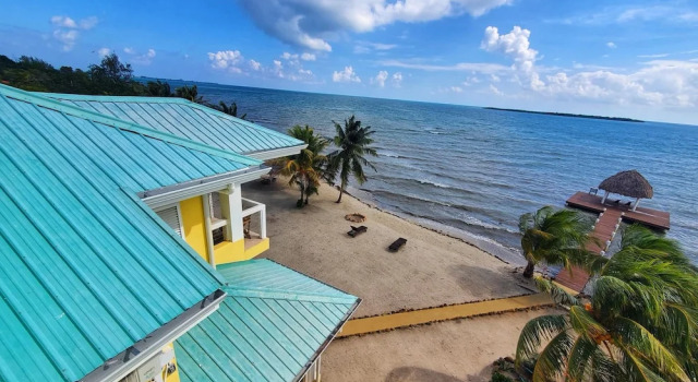 Вилла Lucky Duck Villa - Huge Beachfront Pool and Pier