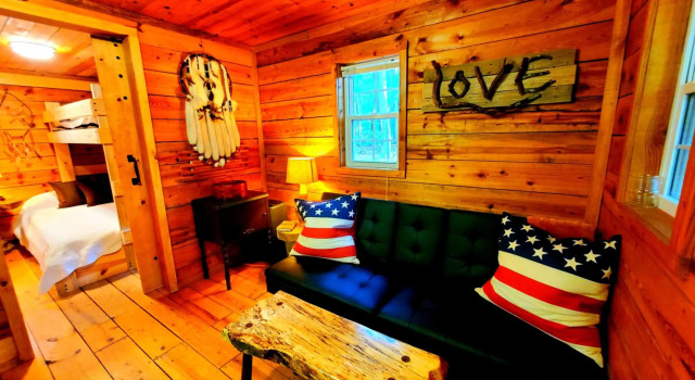 Lil' Log at Hearthstone Cabins and Camping - Pet Friendly, Prenota Campeggio Sautee Nacoochee Georgia