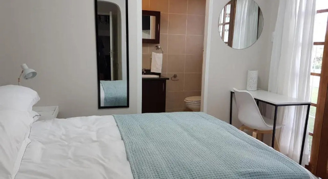 Innes Road Durban Accommodation 2 bedroom private unit, จอง โรงแรม Morningside เดอร์บัน