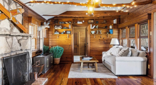 Номер Standard с 5 комнатами с видом на озеро Historic 5BR | Lakefront Cabins with Dock | Fire Pit