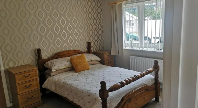 En-suite Bedroom in a quiet bungalow, Prenota Hotel Hotel a Gwynedd con parcheggio, Parcheggio