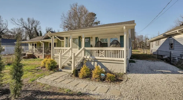 < 3 Mi to Dtwn: Modern Cottage in Greenville!, Rezerwuj Dom wakacyjny Domki letniskowe w Tennessee, Domek