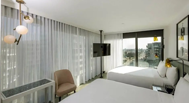 Четырёхместный номер Hollywood The Godfrey Hotel Hollywood