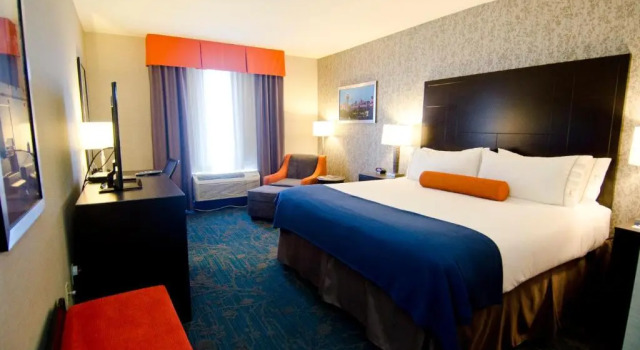 Люкс Holiday Inn Express Hotel & Suites Knoxville by IHG