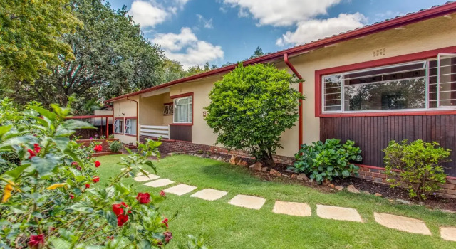 Chalet no. 2 Petunia, Boek Chalet Sandton 