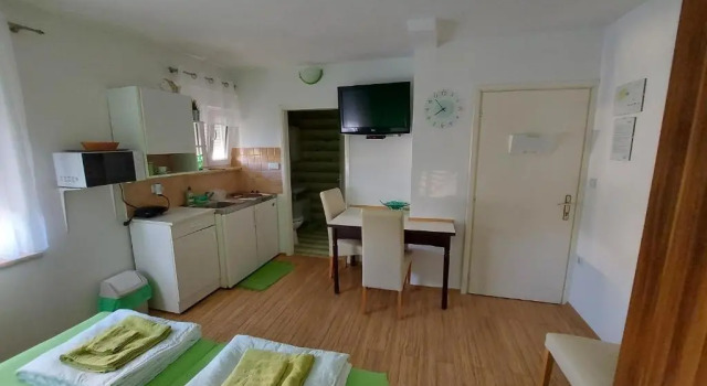 Студия Apartments Kivi