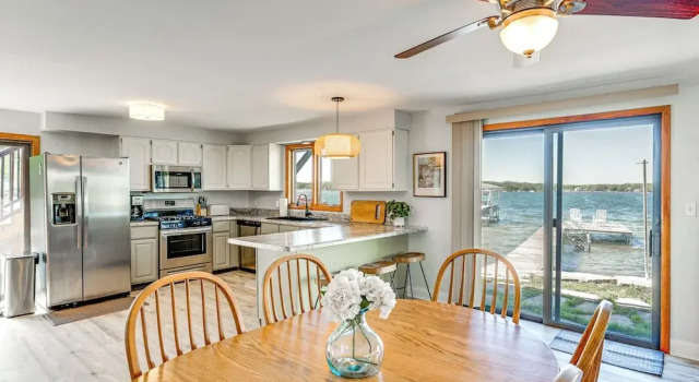 Steps to Powers Lake: Wisconsin Family Home, Reserva ahora Casa o chalet Genoa City Estados Unidos