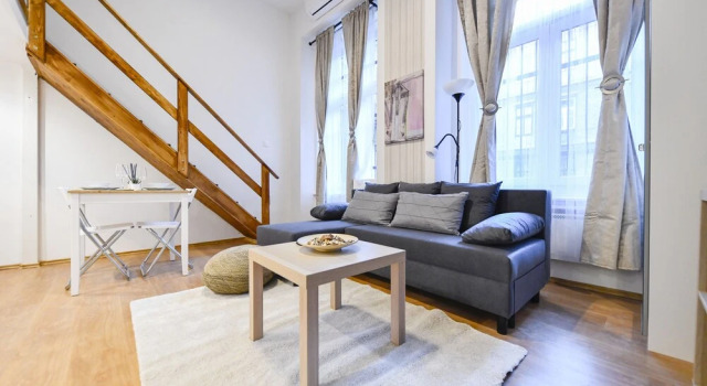 Cosy flat Rottenbiller str, Sun, Забронировать Отель Будапешт 
