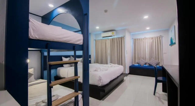 Двухместный семейный номер Standard с видом на город Sleep Whale Hotel