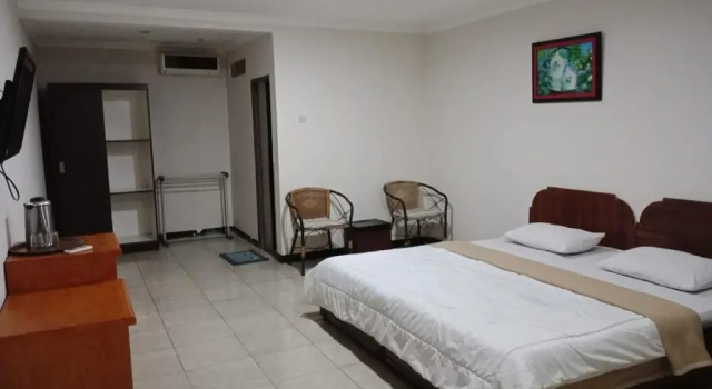 RedDoorz Plus @ Megamendung Puncak Bogor, Rezervovat Hotel Hotely v Megamendung s bazénem, Bazén