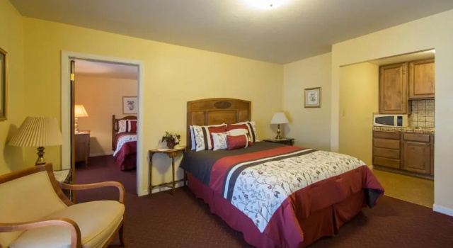 Семейный люкс с 2 комнатами Historic Cary House Hotel