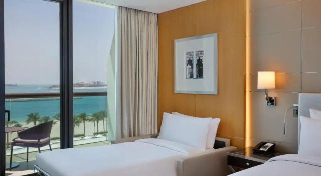 Двухместный номер Executive с балконом Hilton Dubai Palm Jumeirah