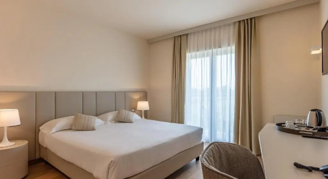 Трёхместный номер Comfort Leonardo Hotel Lago di Garda - Wellness and Spa
