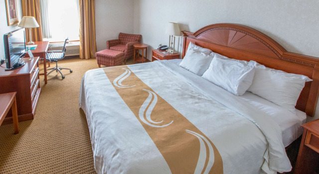Двухместный номер Standard Quality Inn & Suites University