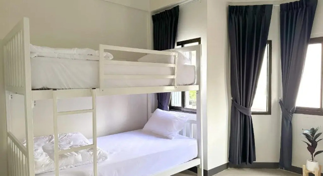Кровать в общем номере (женский номер) MONTANA Hotel & Hostel Phuket