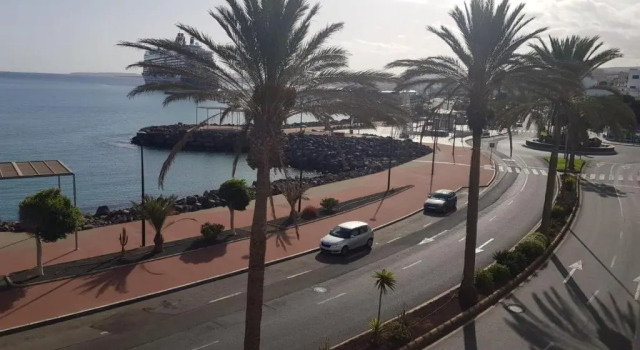 Апартаменты Apartamento La Marina 3