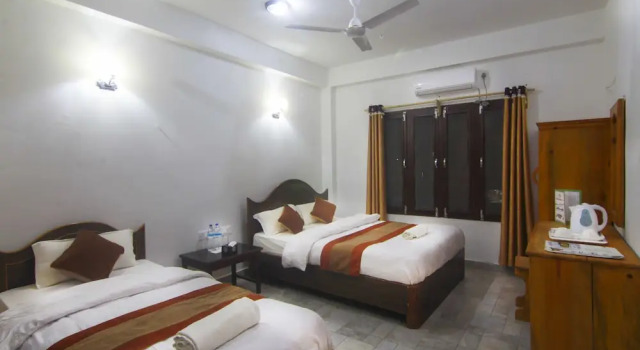 Hotel Chitwan Park Village, Забронировать Отель Отели Читван 3 звезды, 3*