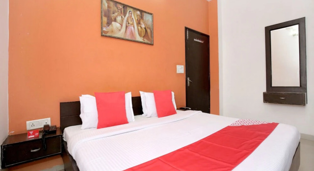 OYO 12972 Hotel Krishna castle, Book Hotel Amritsar Punjab