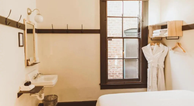 Номер Standard The Society Hotel