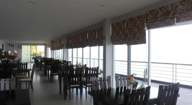 Tiara Bunga Hotel & Villa, Rezerwuj Hotel Balige Sumatra