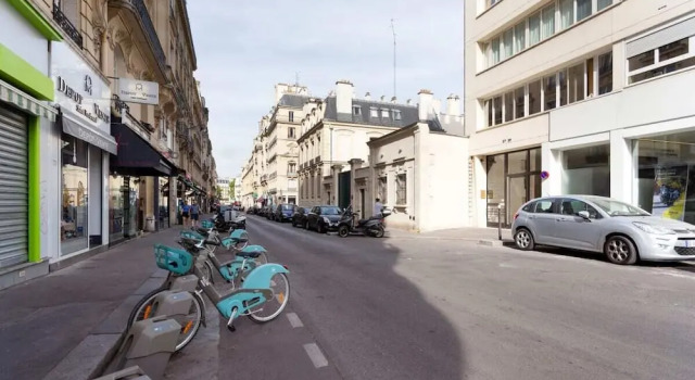 Stunning 3 Bed Apt With Balcony Near Champs Elysée, Забронировать Апартаменты/квартира Апартаменты Парижа, рядом с Виктор Гюго, Апартаменты/квартира