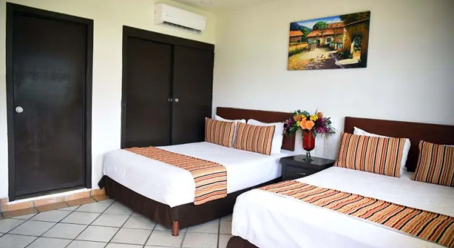 Двухместный номер Standard с балконом Hotel Eloisa