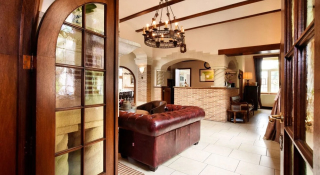 Beautiful, Authentic Group House With Modern Amenities in Mondain Spa, Забронировать Курортный отель Спа Pays des Sources, рядом с Оздоровительный и спа-центр Thermes de Spa
