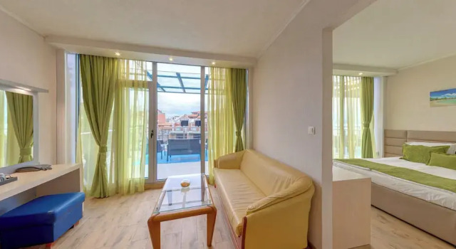 Полулюкс Sol Marina Palace — Adults Only over 16