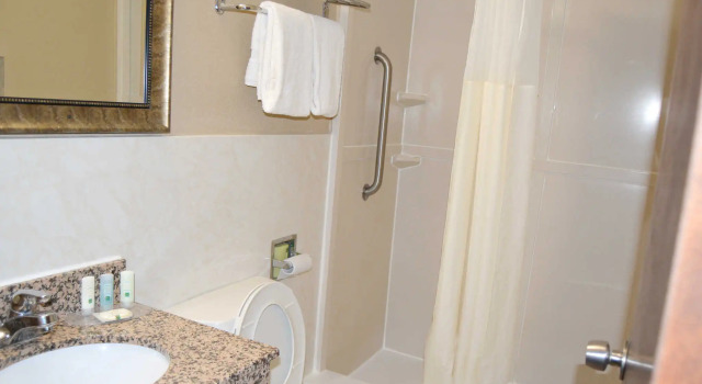 Номер Standard Quality Inn Raynham - Taunton