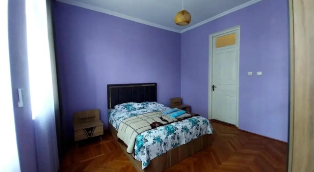 Lana's Guest House, Book Guesthouse Chakvi 