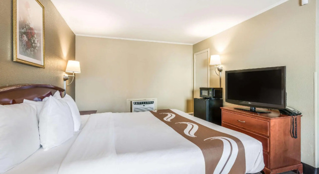Люкс Rodeway Inn Poughkeepsie