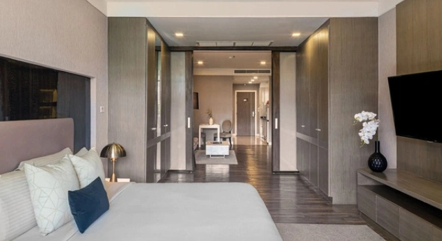 Люкс Deluxe c 1 комнатой с балконом Metropolis Suites Bangkok, Tapestry Collection by Hilton