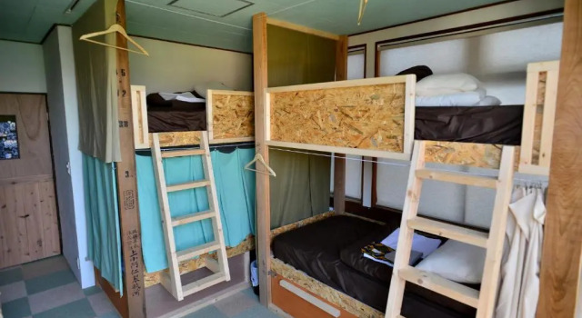 Кровать в общем номере Good Trip Hostel & Bar
