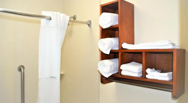 Номер Standard Howard Johnson Greensboro