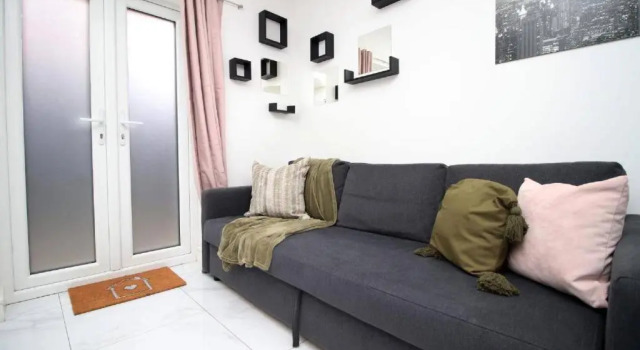 Tavi 3 by Mia Living Modern 1 bedroom apartment