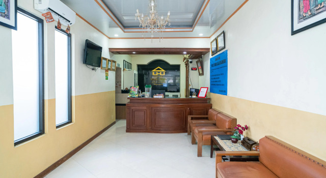 RedDoorz Plus Syariah @ Jalan Dokter Wahidin Bojonegoro