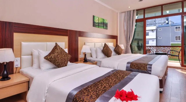 Семейный номер Deluxe с видом на окрестности Triton Beach Hotel & Spa