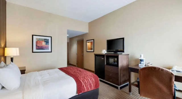 Люкс Quality Inn & Suites Bel Air I-95 Exit 77A